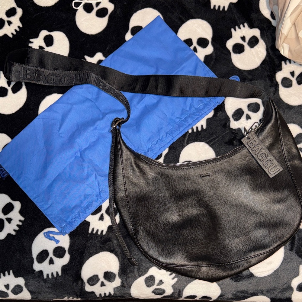 BAGGU Medium Recycled Leather Crescent Bag